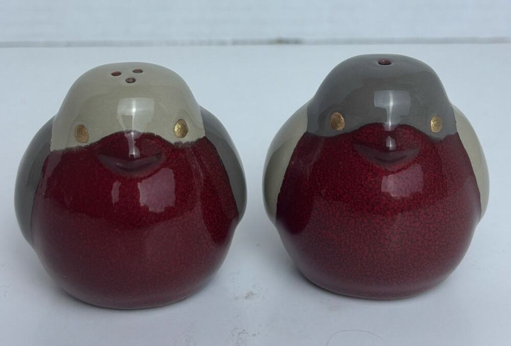 DEPARTMENT 56 Bird Salt & Pepper Shakers Red Gray Tan with Gold Eyes